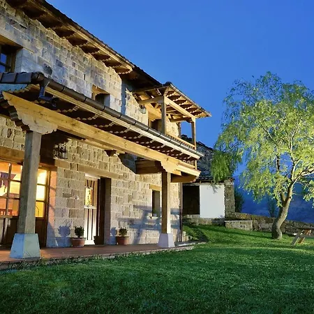 La Casa De Bustantegua Сasa de vacaciones *