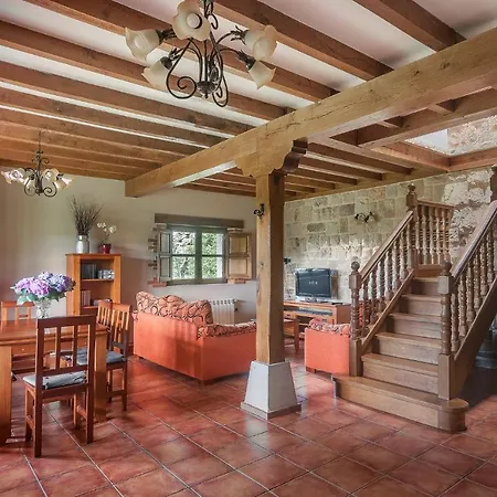 La Casa De Bustantegua Holiday home