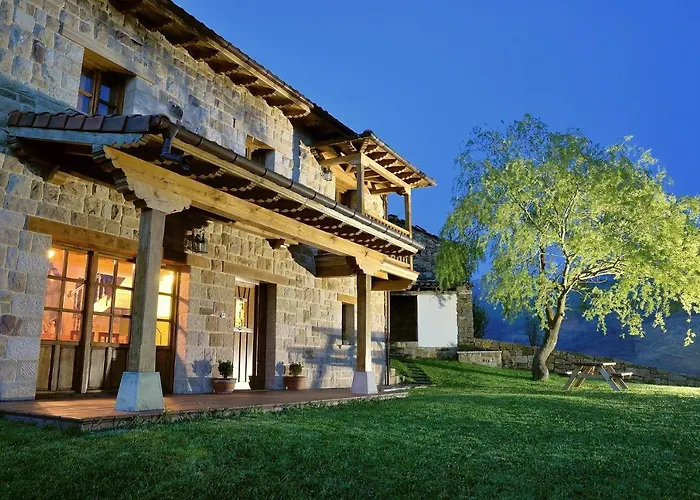 La Casa De Bustantegua 펜션 *